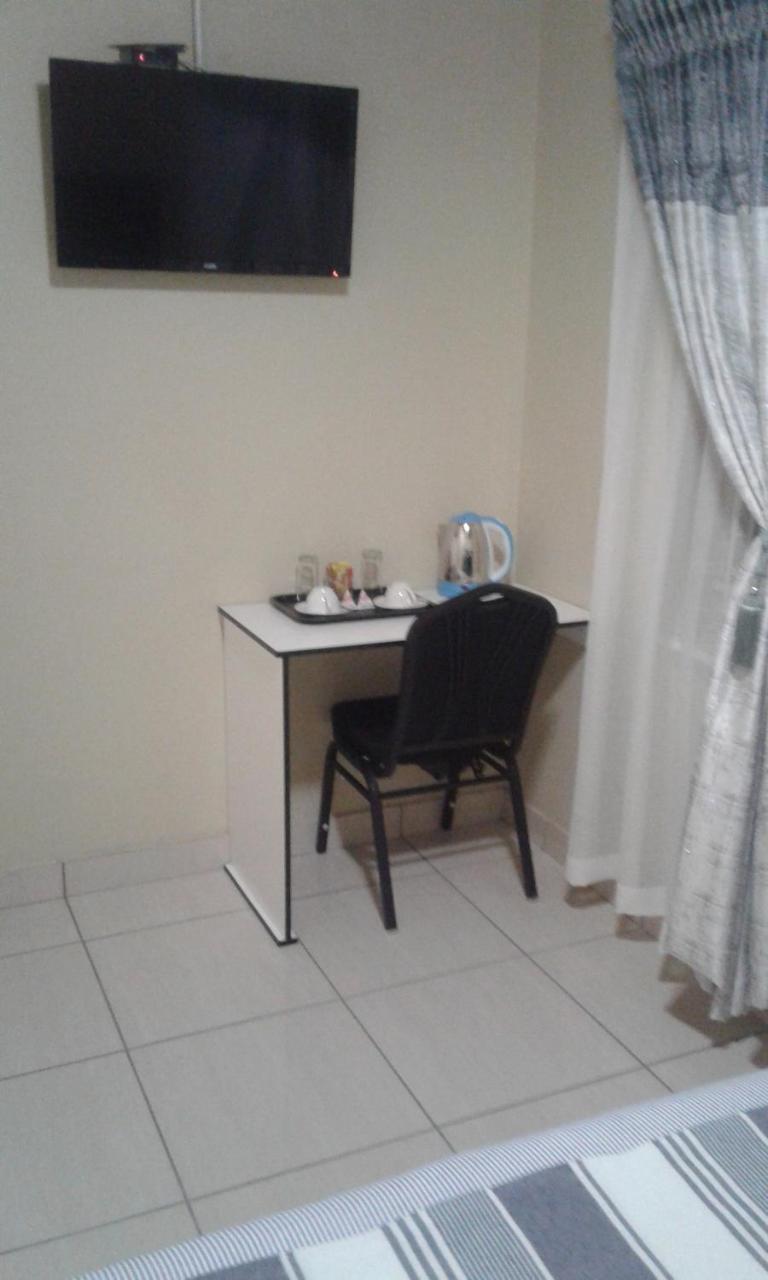 Acacia Guesthouse Kempton Park Dış mekan fotoğraf