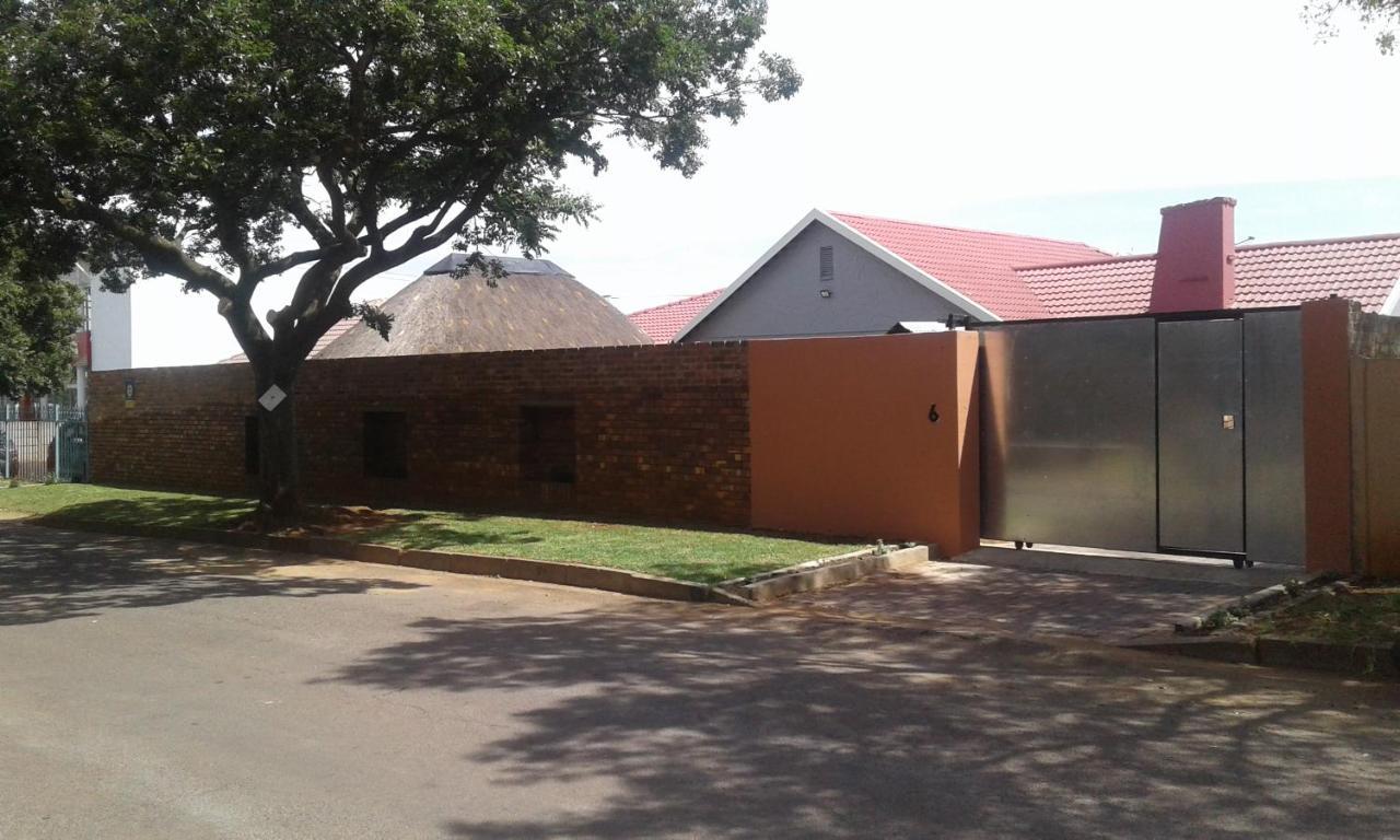 Acacia Guesthouse Kempton Park Dış mekan fotoğraf